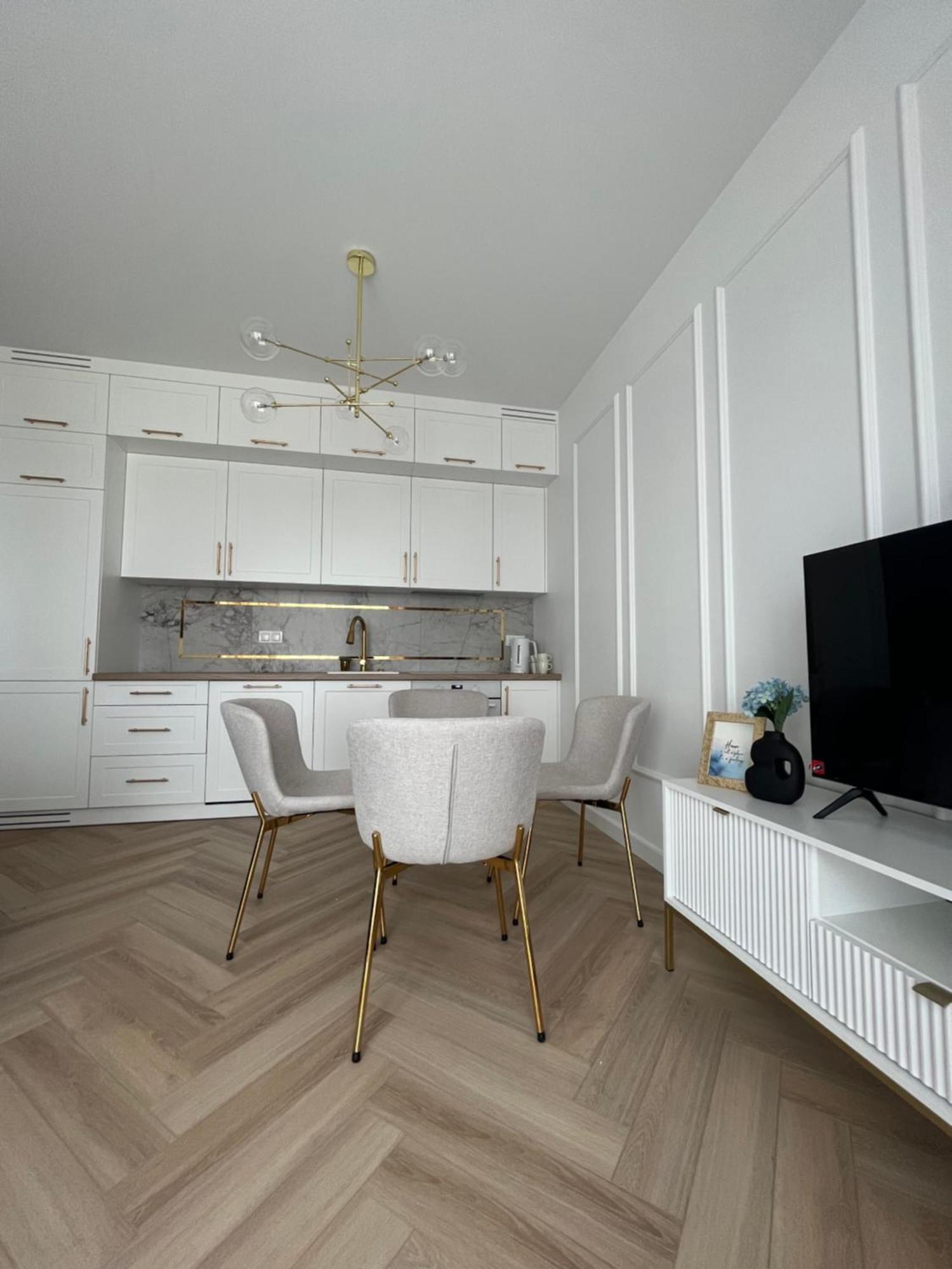 Apartament Vulcano Komfort Nowy Ursus Warszawa Exteriör bild